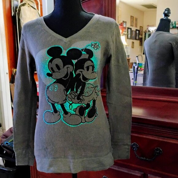 Disneyland Sweaters - Gray Long Sleeve Knitted V-Neck Top with Mickey & Minnie Print